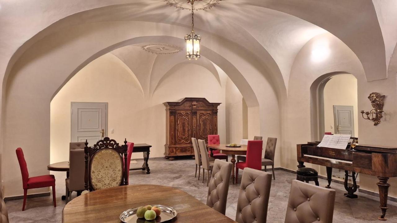 Stadtpalais Familien-Suite 4 Zimmer Mit Galerie Maximal 6 Personen Budyšín Exteriér fotografie